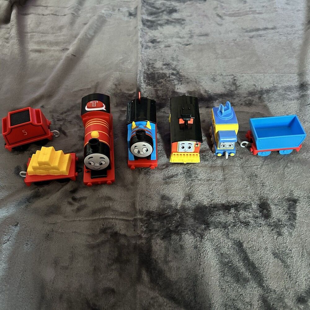 Thomas The Train And Friends With Cars Various Ones - Lot Of 7